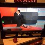 Vidéo: Un homme armé fait irruption sur le plateau du 20H aux Pays-Bas Vidéo: Un homme armé fait irruption sur le plateau du 20H aux Pays-Bas