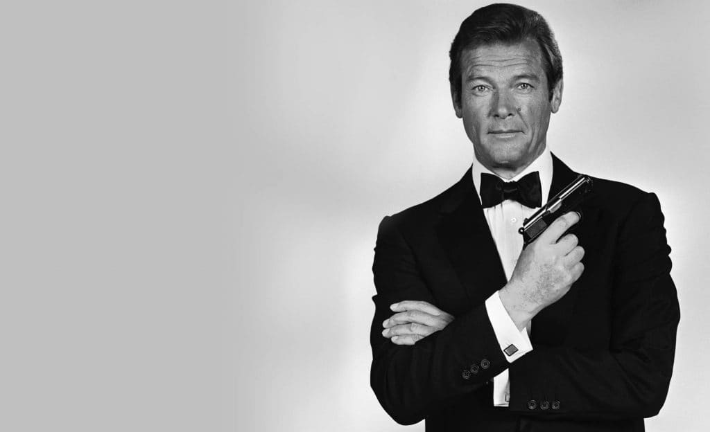 roger-moore-james-bond-bw