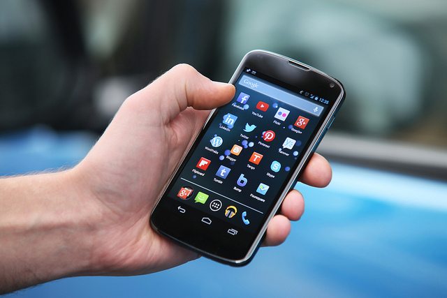 smartphone-com-220582017