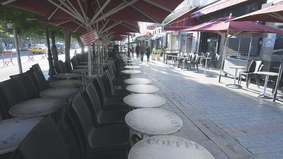 La colère et le désespoir des propriétaires des cafés et des restaurants après les annonces du gouvernement